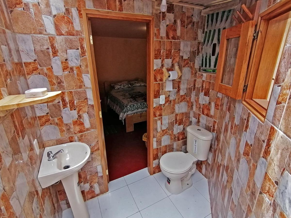 Hostal Dona Clarita & Vegetarian Food Chugchilan ภายนอก รูปภาพ