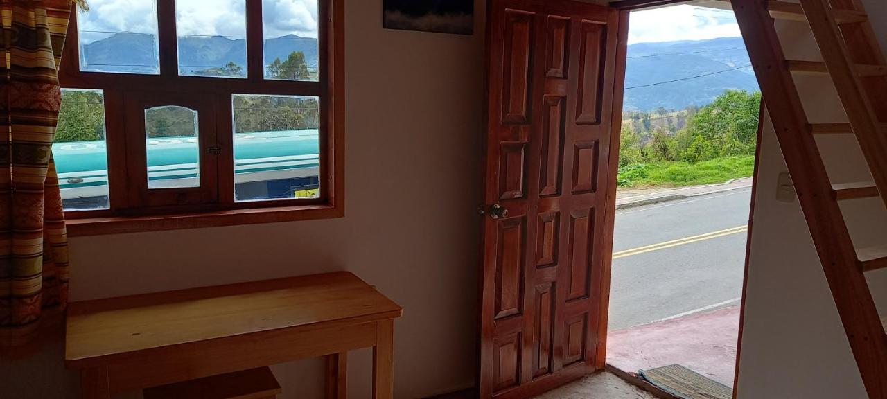 Hostal Dona Clarita & Vegetarian Food Chugchilan ภายนอก รูปภาพ